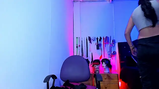 LucyStrike  online show from January 2026 10:49:02 PM