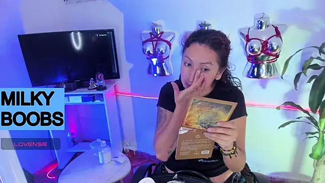 LucyStrike  online show from May 2026 10:49:02 PM