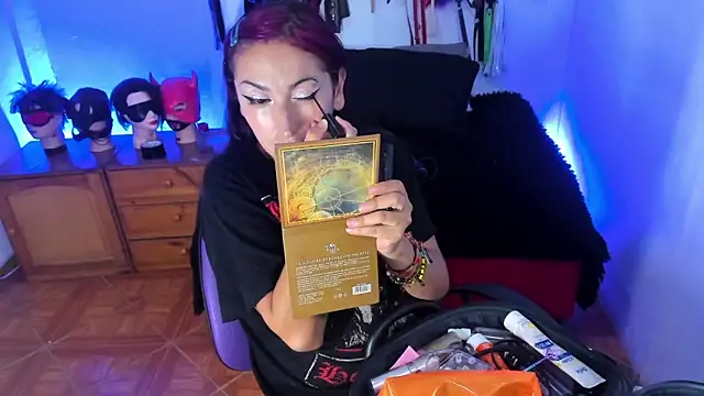 LucyStrike  online show from December 2025 11:22:01 PM