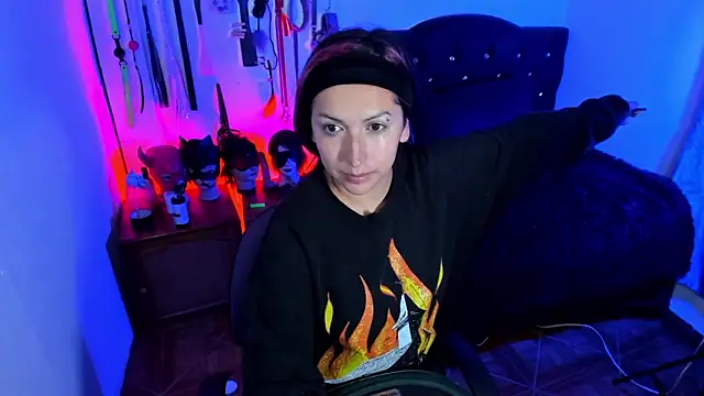 LucyStrike  online show from January 2026 12:37:02 AM