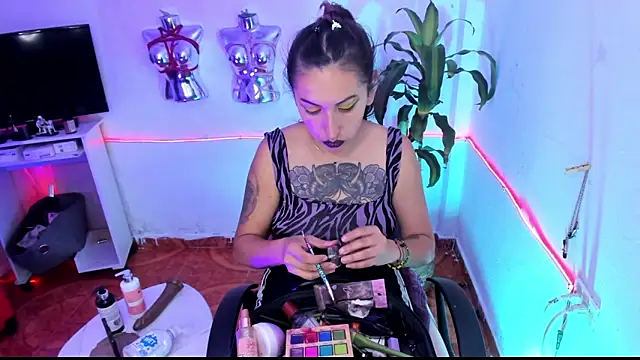 LucyStrike  online show from May 2026 02:52:02 AM