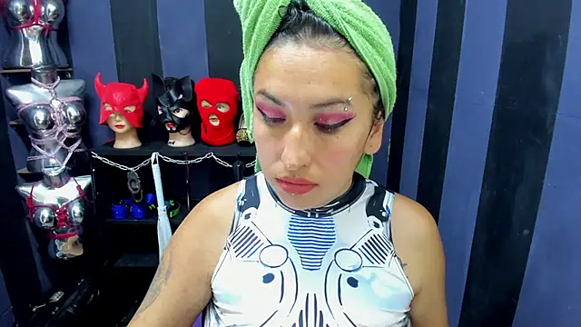 LucyStrike  online show from February 2025 03:19:01 AM