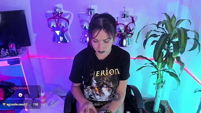 LucyStrike  online show from May 2026 11:03:03 PM