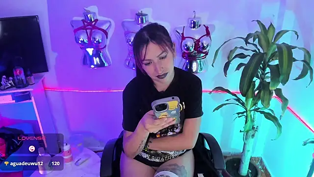 LucyStrike  online show from May 2026 12:09:02 AM