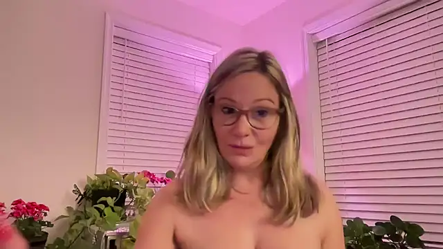 Milf Goddess online show from May 2026 07:49:02 AM