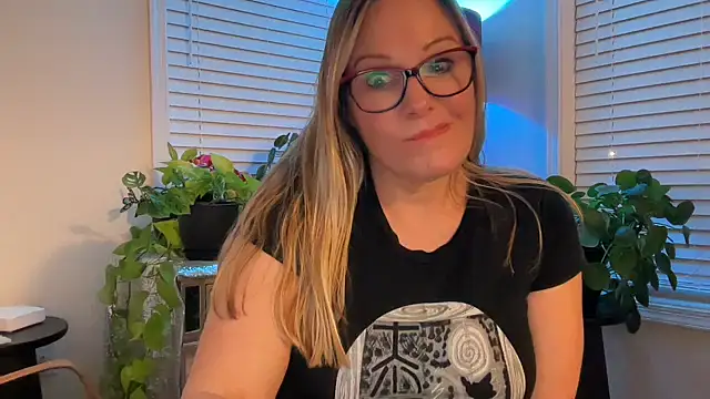 Milf Goddess online show from December 2025 08:19:02 AM