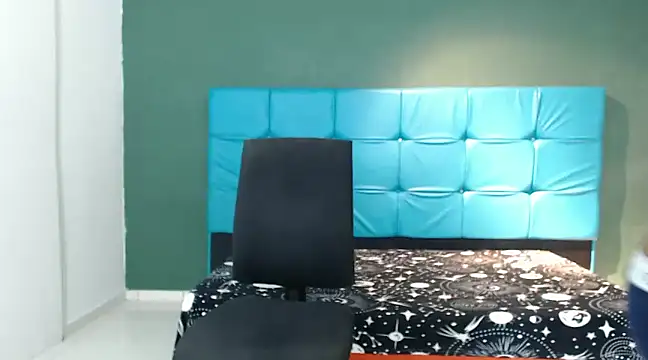 Snapshot of SexyBigCock01 chatting on February 2025 12:03:02 PM SexyBigCock01 online show from February 2025 12:03:02 PM