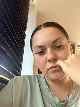 Snapshot of Luccreccia_ chatting on October 2025 09:22:02 AM Luccreccia online show from October 2025 09:22:02 AM