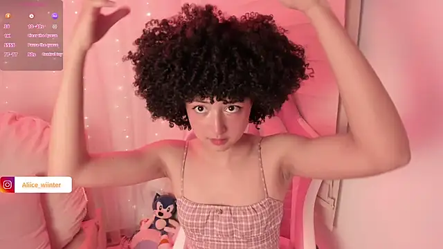 Snapshot of Alice_winter_ chatting on December 2025 06:18:02 PM Alice winter online show from December 2025 06:18:02 PM