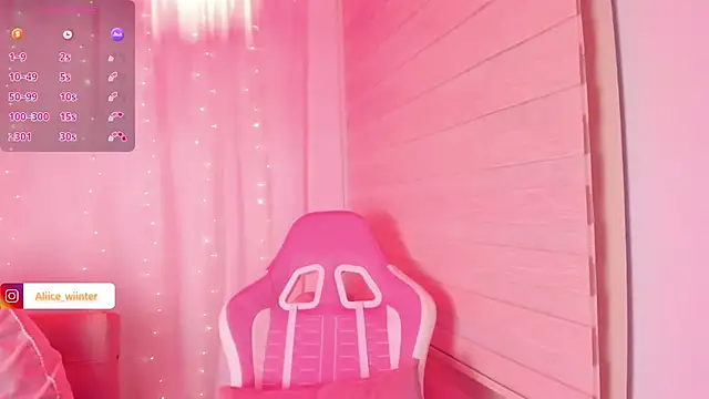 Snapshot of Alice_winter_ chatting on December 2025 07:27:01 PM Alice winter online show from December 2025 07:27:01 PM