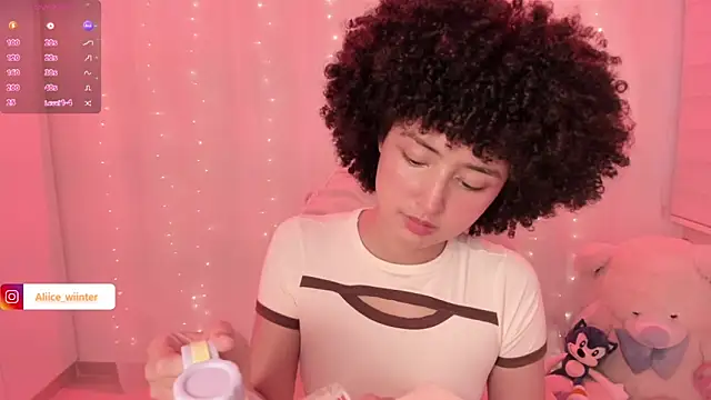 Snapshot of Alice_winter_ chatting on November 2025 06:12:02 PM Alice winter online show from November 2025 06:12:02 PM