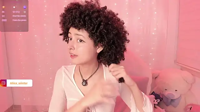 Snapshot of Alice_winter_ chatting on November 2025 06:11:01 PM Alice winter online show from November 2025 06:11:01 PM