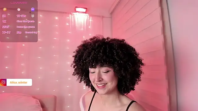 Snapshot of Alice_winter_ chatting on February 2026 06:08:01 PM Alice winter online show from February 2026 06:08:01 PM