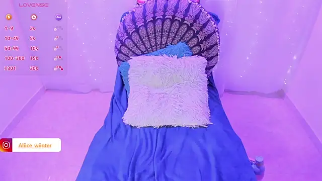 Alice winter  online show from March 2025 10:31:02 PM