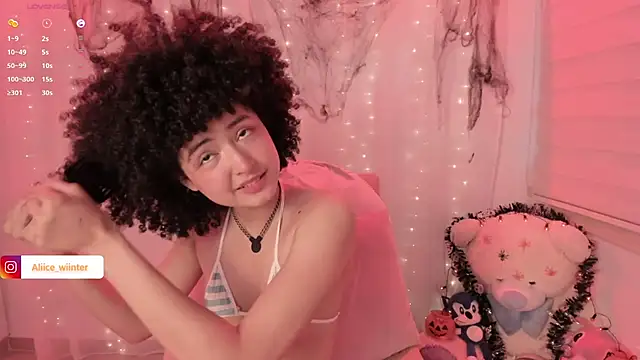 Snapshot of Alice_winter_ chatting on October 2025 07:12:01 PM Alice winter online show from October 2025 07:12:01 PM