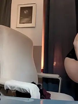 Loona-Lexxington online show from October 2025 05:03:01 PM