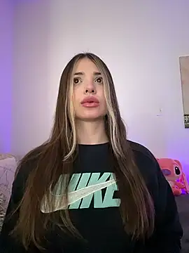 Ashleyjenner  online show from February 2026 12:25:02 PM