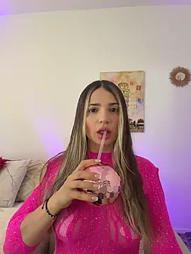 Ashleyjenner  online show from April 2026 02:33:01 PM