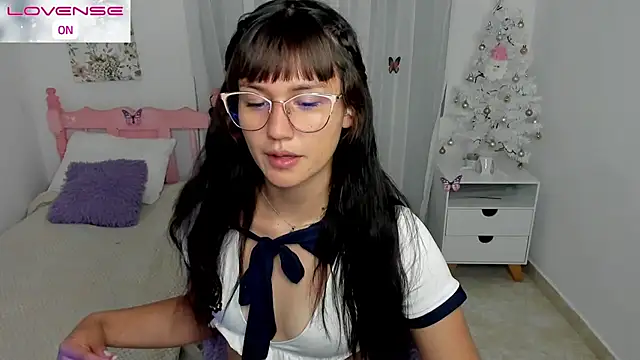 cute roxy online show from November 2025 02:00:02 AM