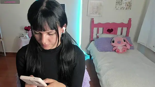 cute roxy online show from February 2025 12:36:01 AM