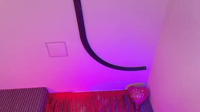 hot dione online show from February 2026 07:22:01 PM