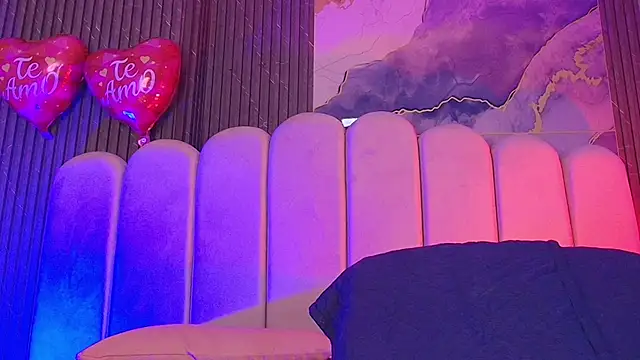 hot dione online show from February 2026 07:16:02 PM