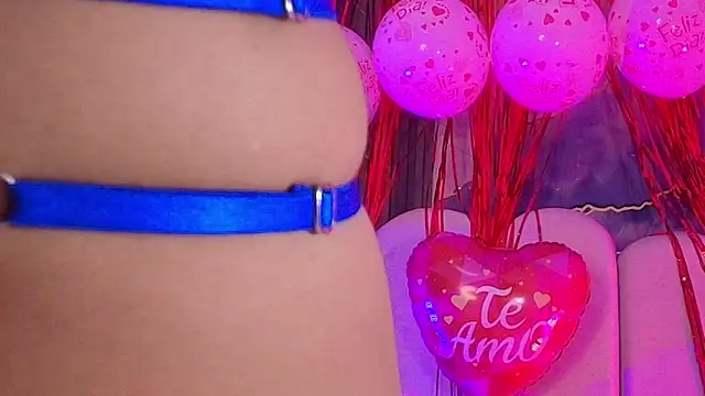 hot dione online show from February 2026 07:13:01 PM