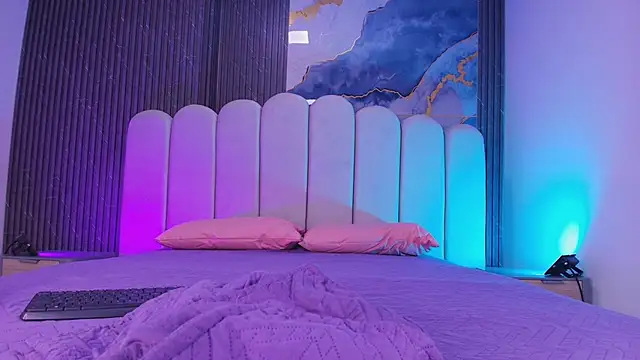 hot dione online show from March 2026 07:15:02 PM