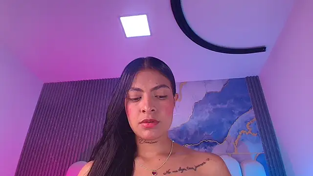 hot dione online show from April 2026 07:18:01 PM