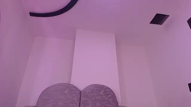 hot dione online show from June 2026 07:18:02 PM