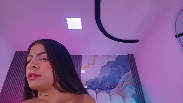 hot dione online show from July 2026 07:11:01 PM