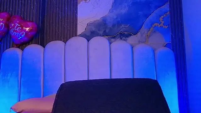 hot dione online show from February 2026 07:14:01 PM