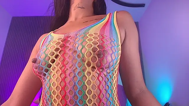 hot dione online show from April 2026 07:17:02 PM