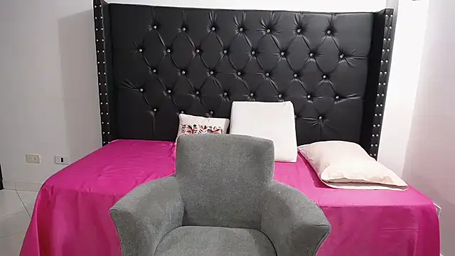 Snapshot of renata_salinas_1 chatting on January 2026 12:31:01 PM renata salinas 1 online show from January 2026 12:31:01 PM