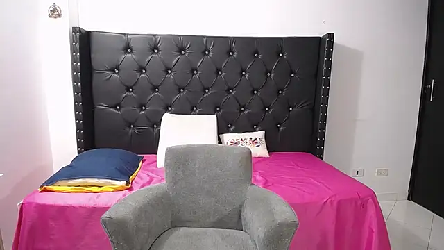 renata salinas 1 online show from March 2026 09:33:01 PM