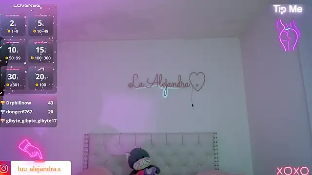 alee lenoxx online show from September 2025 10:00:01 AM