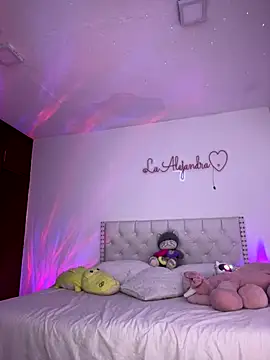 alee lenoxx online show from October 2025 06:13:01 AM