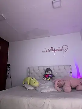 alee lenoxx online show from April 2026 11:06:02 PM