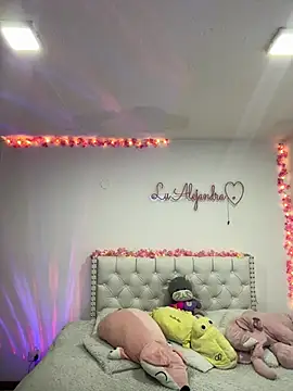 alee lenoxx online show from July 2026 05:08:01 AM