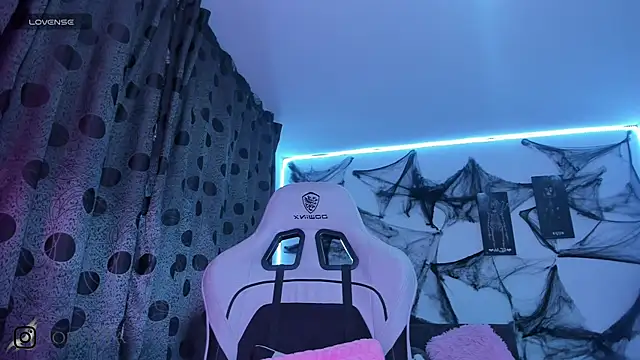 satanbabee online show from November 2025 01:00:02 AM