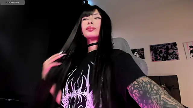 satanbabee online show from June 2026 10:18:01 PM