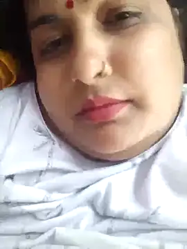 Snapshot of MohiniBhabhi chatting on March 2025 06:54:02 PM MohiniBhabhi online show from March 2025 06:54:02 PM