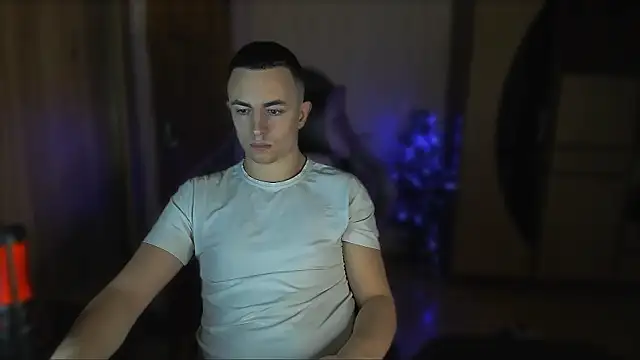 Snapshot of bigmark033 chatting on December 2024 03:50:01 PM bigmark033 online show from December 2024 03:50:01 PM