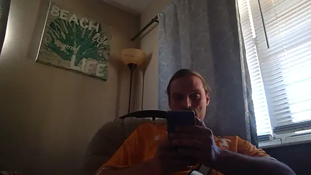 Snapshot of VitaminmanFL chatting on November 2025 02:43:01 PM VitaminmanFL online show from November 2025 02:43:01 PM