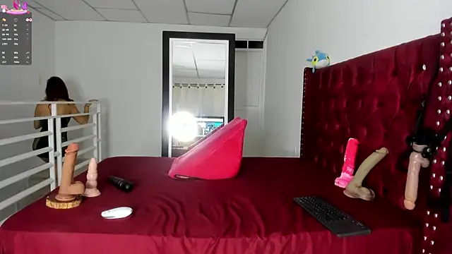 sophivans milf online show from October 2025 10:20:01 AM