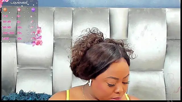 CamilaBenitez online show from November 2025 02:00:02 PM