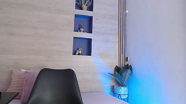 Dakotagloss online show from April 2026 08:26:01 PM