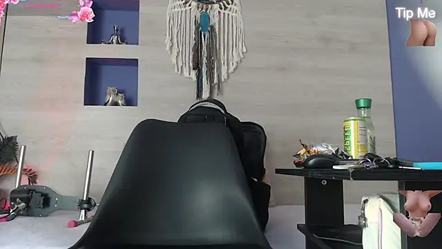 Dakotagloss online show from May 2026 09:43:02 PM