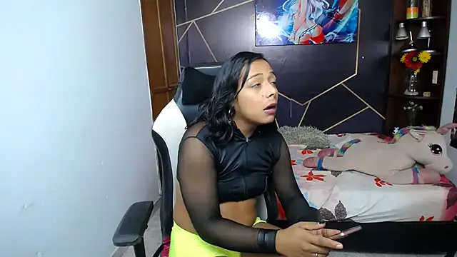 Snapshot of EmilyTsSweet chatting on September 2025 02:22:02 PM EmilyTsSweet online show from September 2025 02:22:02 PM