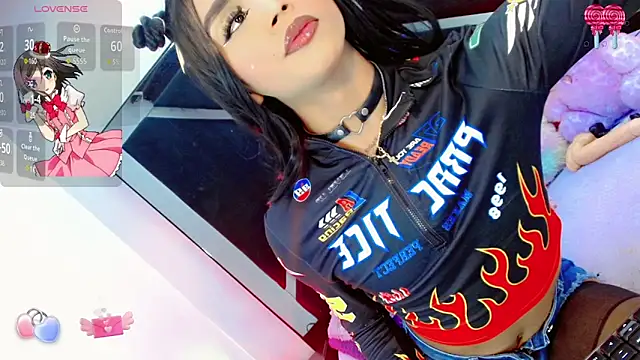 Snapshot of AlahiaDabion chatting on December 2025 05:42:01 AM AlahiaDabion online show from December 2025 05:42:01 AM